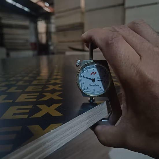 フィンガージョイント/ブラックブラウン/工場からの建設および不動産フィルムに面した合板