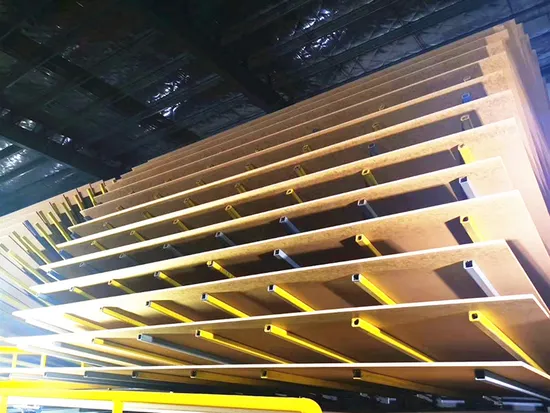 中国の厚さ18mmの未加工MDF/ラミネートMDF